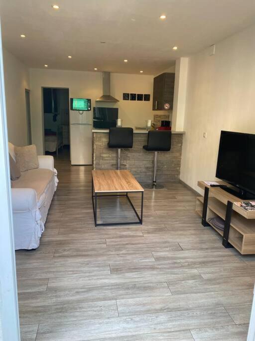 Jolie Appartement Avec Piscine La Roquette-sur-Siagne Exterior foto